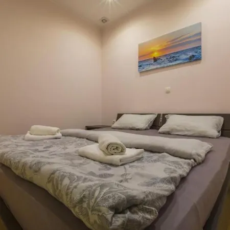 Charming Vlatka - Two Bedroom With Loggia Apartman