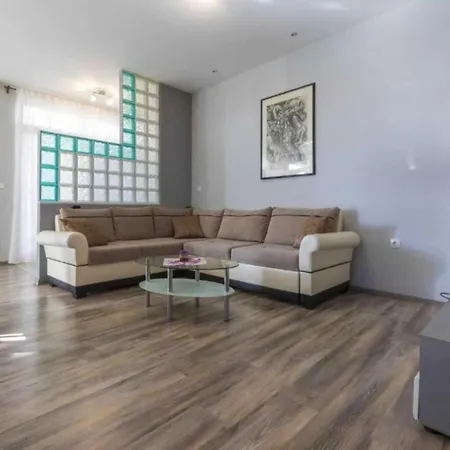 Charming Vlatka - Two Bedroom With Loggia * Novi Vinodolski