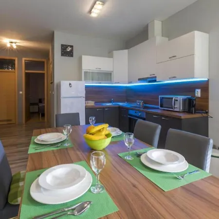 Apartman Charming Vlatka - Two Bedroom With Loggia Novi Vinodolski